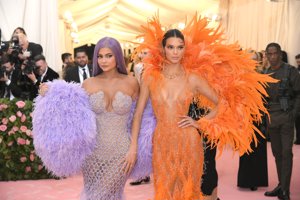 Kendall Jenner, Kylie Jenner en la Gala Met 2019