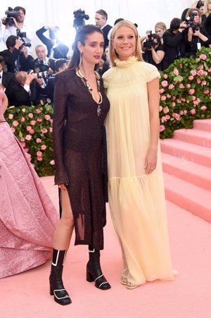 Natacha Ramsay-Levi y Gwyneth Paltrow en la Gala Met 2019