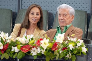 Isabel Preysler y Mario Vargas Llosa disfrutan de la victoria de Verdasco