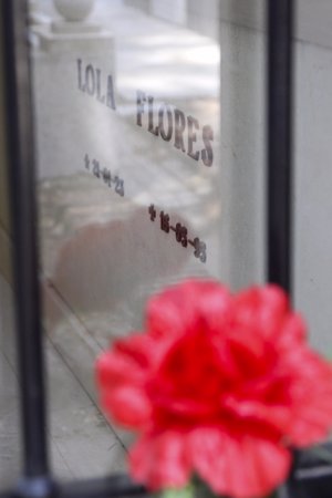 La familia Flores recuerda a la gran Lola Flores en el 24 aniversario de su muerte