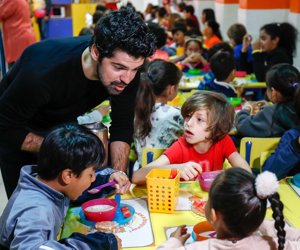 Miguel Ángel Muñoz desayuna con los niños del programa social de Kellogg