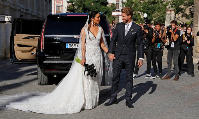 Boda de la Infanta Elena en la catedral de Sevilla distinto estilo a Eugenia y Pilar Rubio