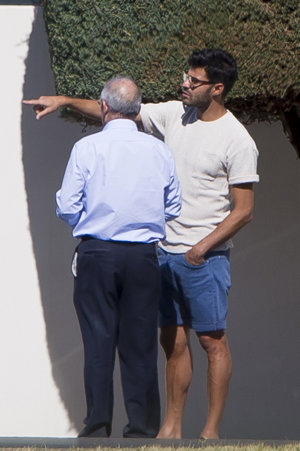 Miguel Torres revisa las últimas obras de su nido de amor con Paula Echevarría