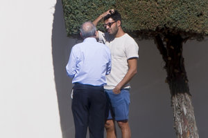 Miguel Torres revisa las últimas obras de su nido de amor con Paula Echevarría