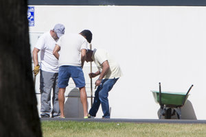 Miguel Torres revisa las últimas obras de su nido de amor con Paula Echevarría