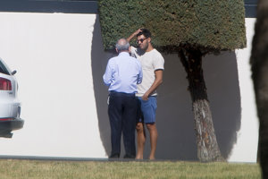 Miguel Torres revisa las últimas obras de su nido de amor con Paula Echevarría