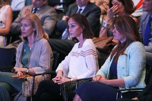 Isabel Preysler no se separa de Mario Vargas llosa