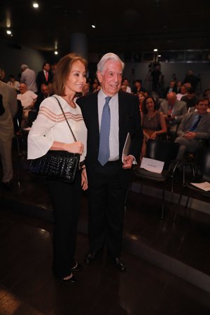 Isabel Preysler no se separa de Mario Vargas llosa