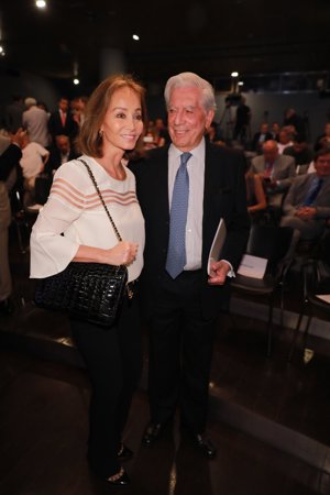 Isabel Preysler no se separa de Mario Vargas llosa