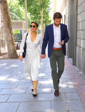 Chenoa presume de su anillo de compromiso