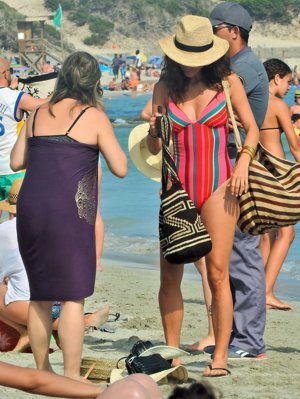 Juana Acosta inaugura el verano luciendo tipazo en Ibiza