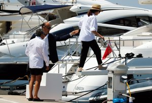 Ana Rosa Quintana y su marido comienzan sus vacaciones en Ibiza