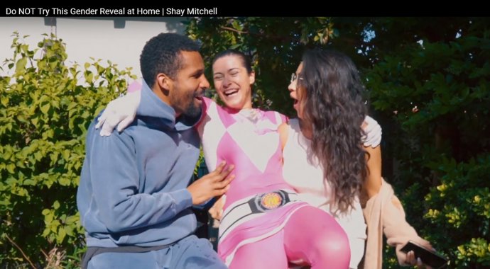 Shay Mitchell descubre el sexo de su bebé