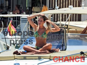 Fonsi Nieto y Marta Castro disfrutan de sus vacaciones en Ibiza