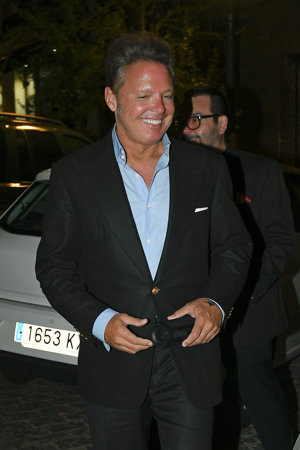 Luis Miguel cena  con Ponce y Paloma Cuevas