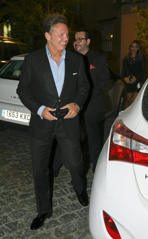 Luis Miguel cena  con Ponce y Paloma Cuevas