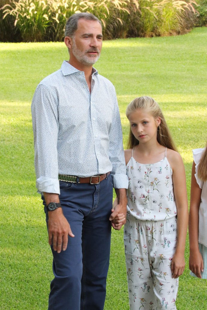 La princesa Leonor mono Massimo Dutti en Palma de Mallorca