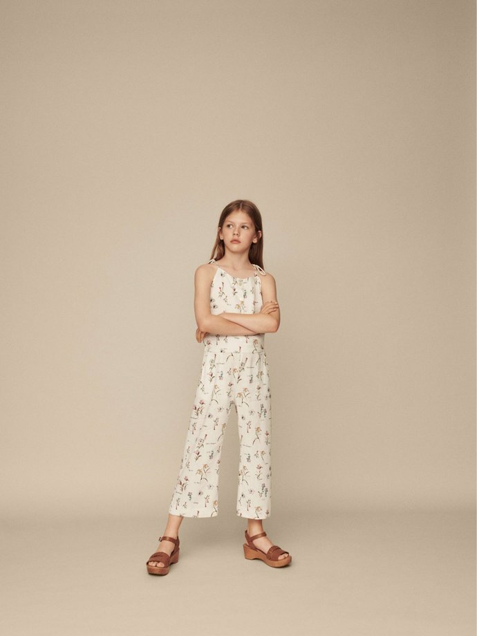 la princesa leonor con mono de flores de massimo dutti verano 2019