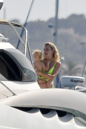Chiara Ferragni disfruta en España de sus vacaciones de verano junto a su hijo Leo