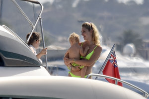 Chiara Ferragni disfruta en España de sus vacaciones de verano junto a su hijo Leo