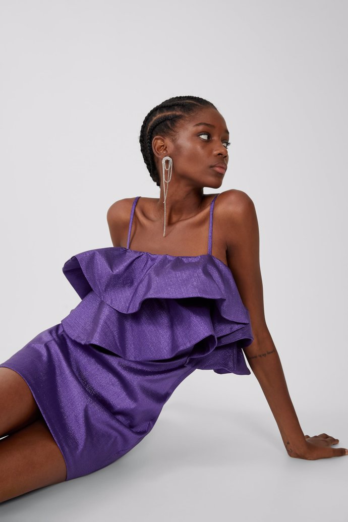 zara rebajas: vestido morado hilo metalizado con doble volante corto 2019