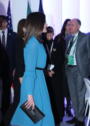 La Reina Letizia con bolso de Lidia Faro