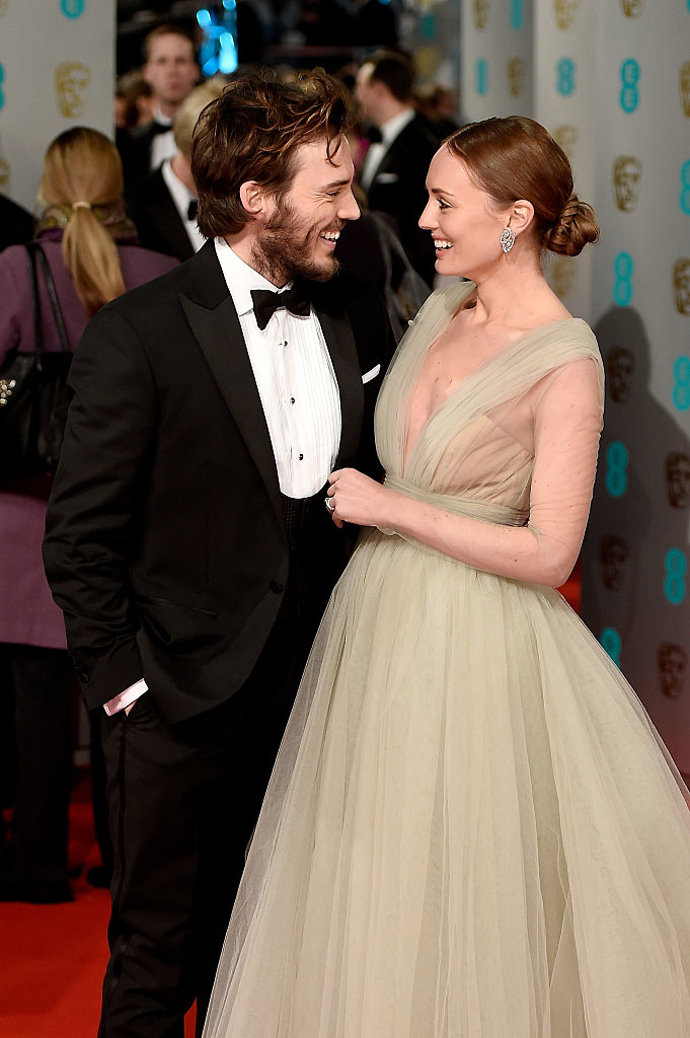 Sam Claflin y Laura Haddock en los British Academy Film Awards