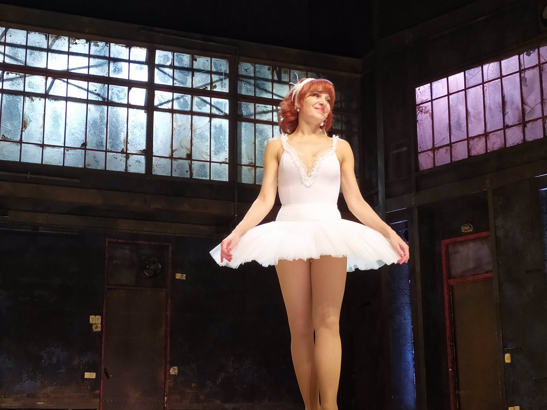 Natalia Millán como la señorita Wilkinson en el musical de 'Billy Elliot'