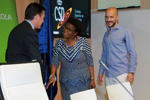 'Las Leonas' arropan a Olivia Fresneda guardando un minuto de silencio por Blanca Fernández Ochoa