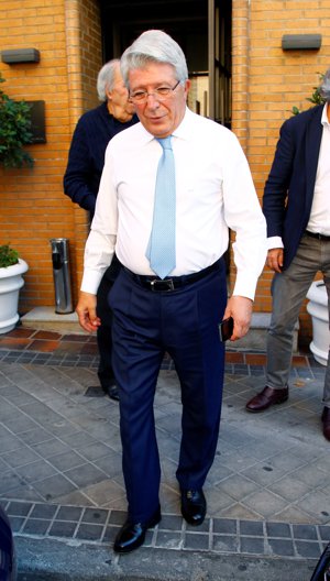 Enrique Cerezo y Tapias comen en el Quenco de Pepa con Francisco Rivera, Lourdes y Tana