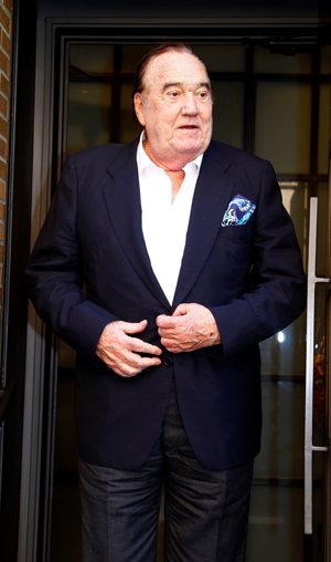 Fernando Fernández Tapias y Enrique Cerezo  comen en el Quenco de Pepa con Francisco Rivera, Lourdes y Tana