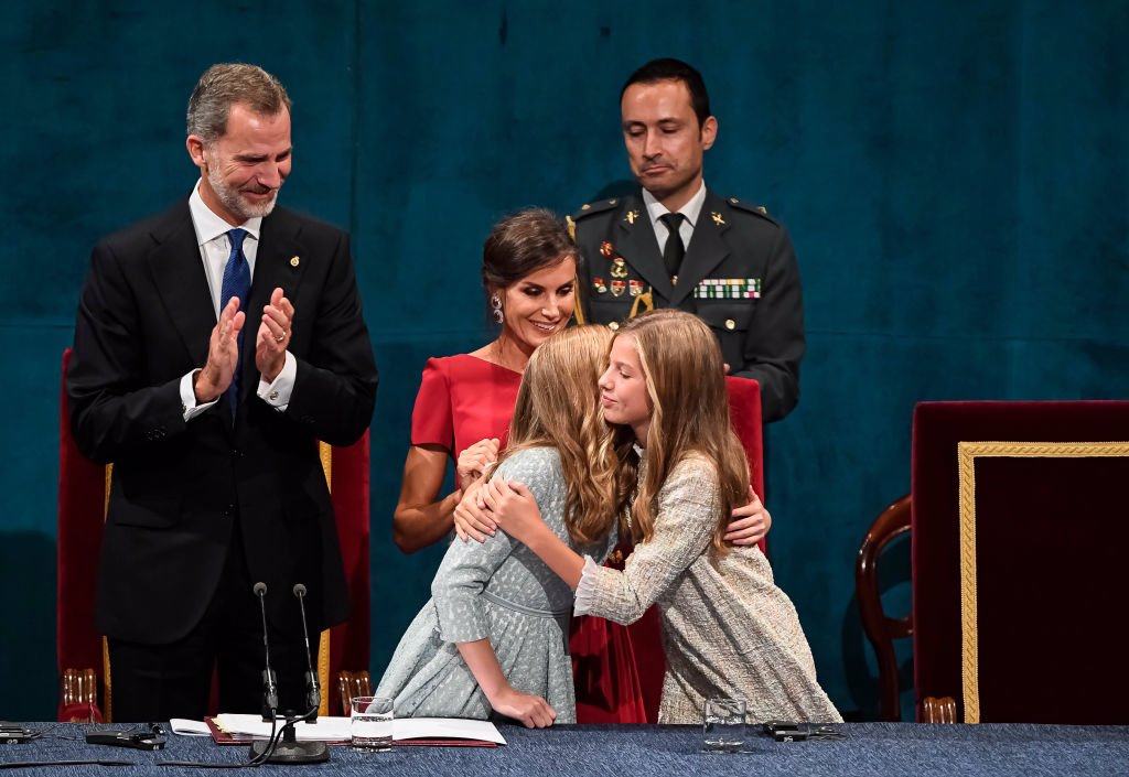 La Princesa Leonor emociona a sus abuelas y su hermana con su primer discurso