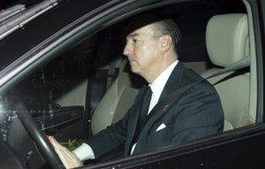 Los familiares de Francisco Franco acuden a la exhumación de sus restos mortales