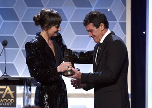 Dakota Johnson y Antonio Banderas