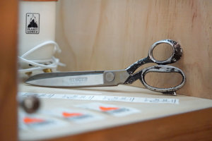 Los plumas de Pedro Gómez renacen con el cuidado de siempre