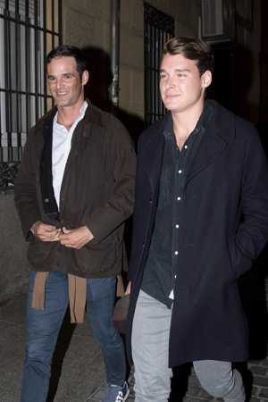 José Bono Jr. muestra, junto a su novio Aitor Gómez, la mejor sonrisa