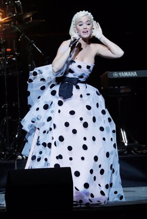 Katy Perry en el concierto solidario de la Fundación de David Lynch