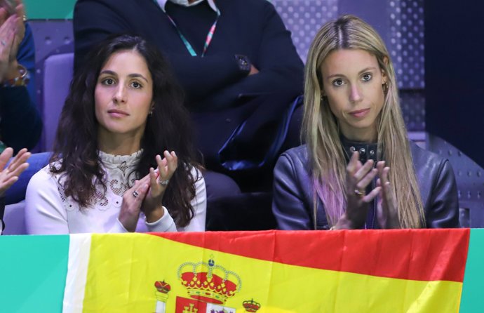 Perelló animó como una incondicional fan¡a su marido, Rafa Nadal junto a su cuñada María Isabel.