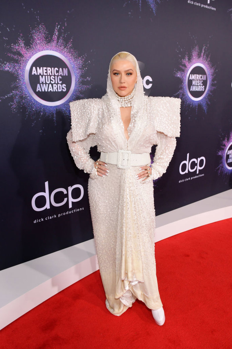 La alfombra roja más extravagante de los American Music Awards Los famosos que pasearon por la alfombra roja de los Premios