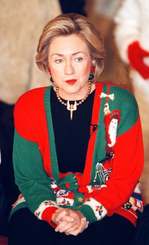 Hilary Clinton: Miley Cyrus:  Lidl se suma a la moda de los jerséis navideños que arrasan ugly sweater o friki sweater