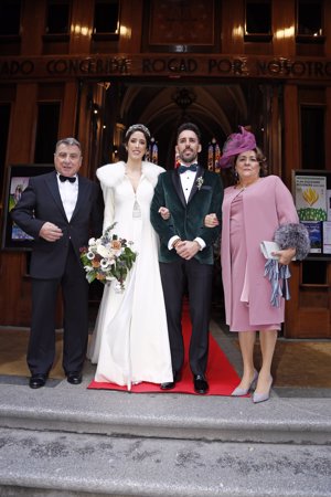 El hijo del cómico Manuel Royo se casa en una romántica ceremonia