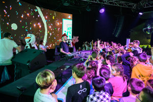 ENFAMILIA, la fiesta solidaria de Dj Neil que ha sido todo un éxito