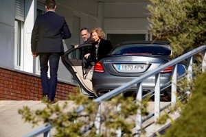 La Reina Sofía visita a la Infanta Pilar en el hospital