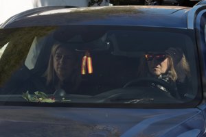 La Infanta Cristina y su hermana Elena en la misa responso de Doña Pilar