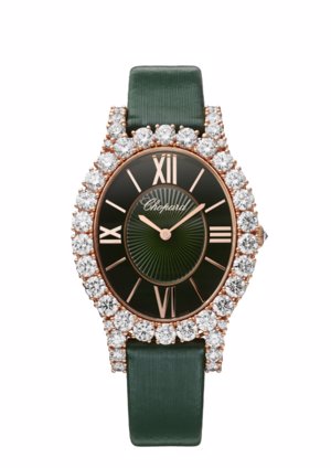 Georgina Rodríguez cuenta con un impresionante reloj creado por Chopard en verde con esmeraldas y nácar en blanco