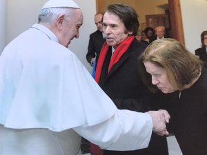 Raphael viaja hasta Roma para reunirse con el Papa
