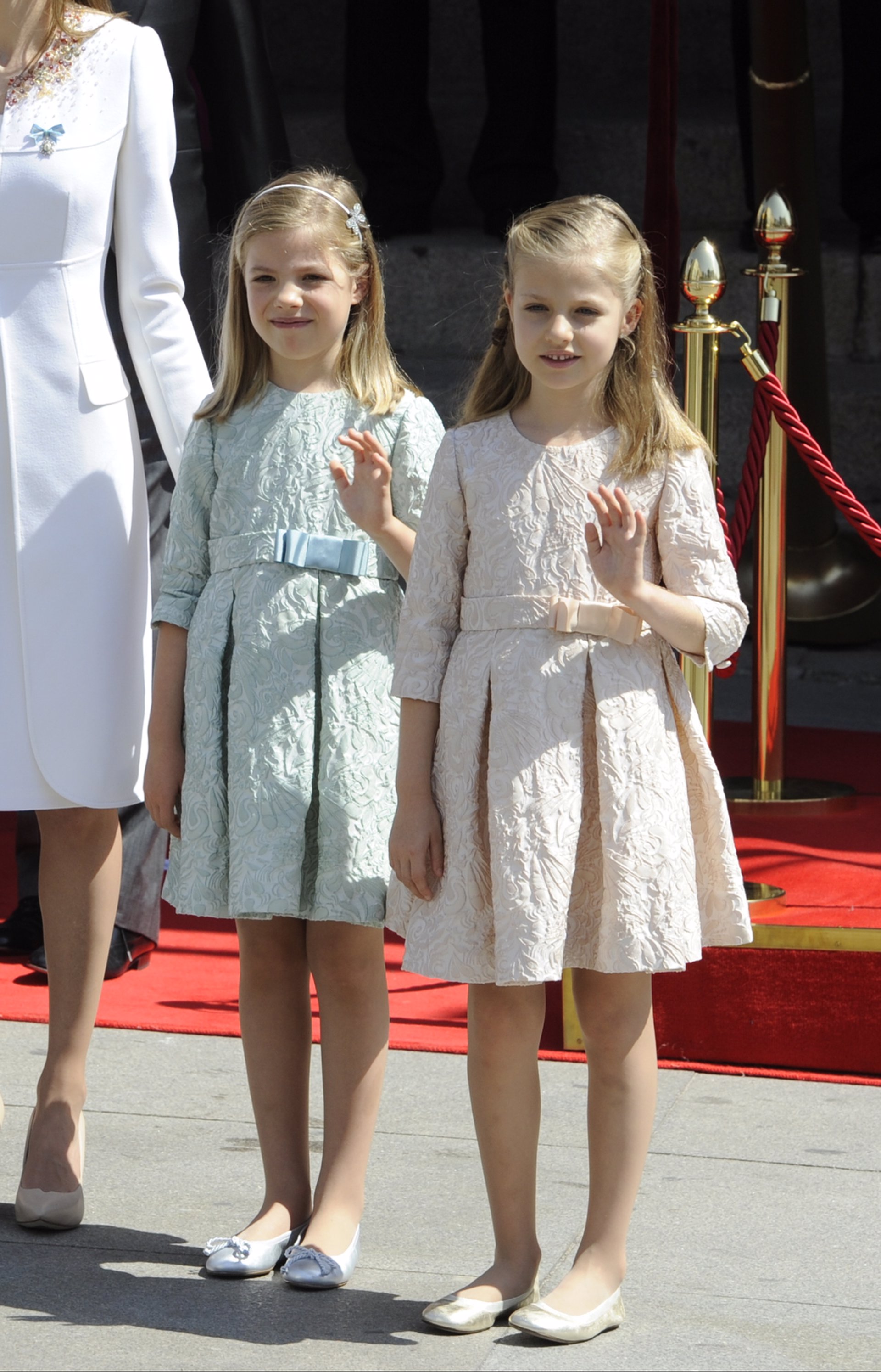 Proclamación del Rey Felipe VI el 19 de junio de 2014, Leonor lució unas bailarinas plateadas, otro must para tener de fondo de armario.