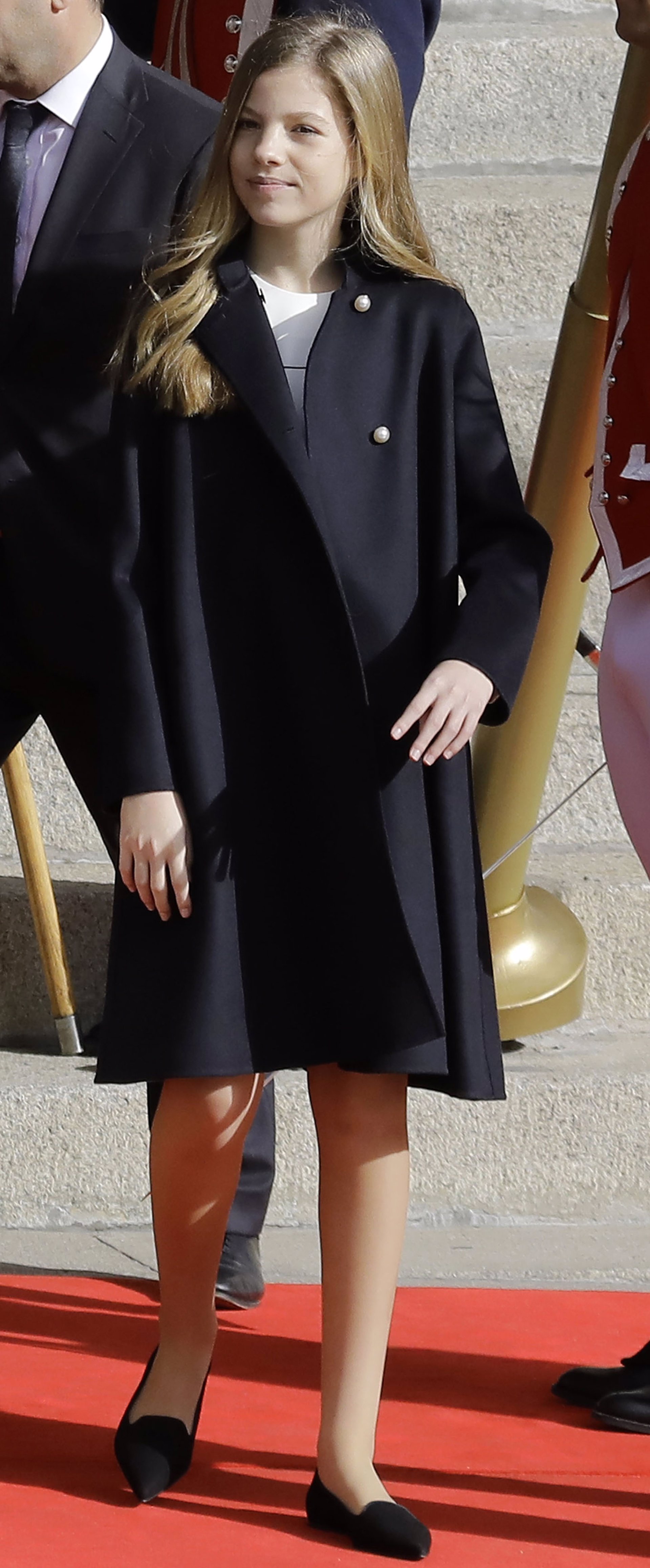 La Infanta Sofía lució en el acto de solemne apertura de Las Cortes el modelo ella de PrettyBallerinas de punta afilada en ante negro