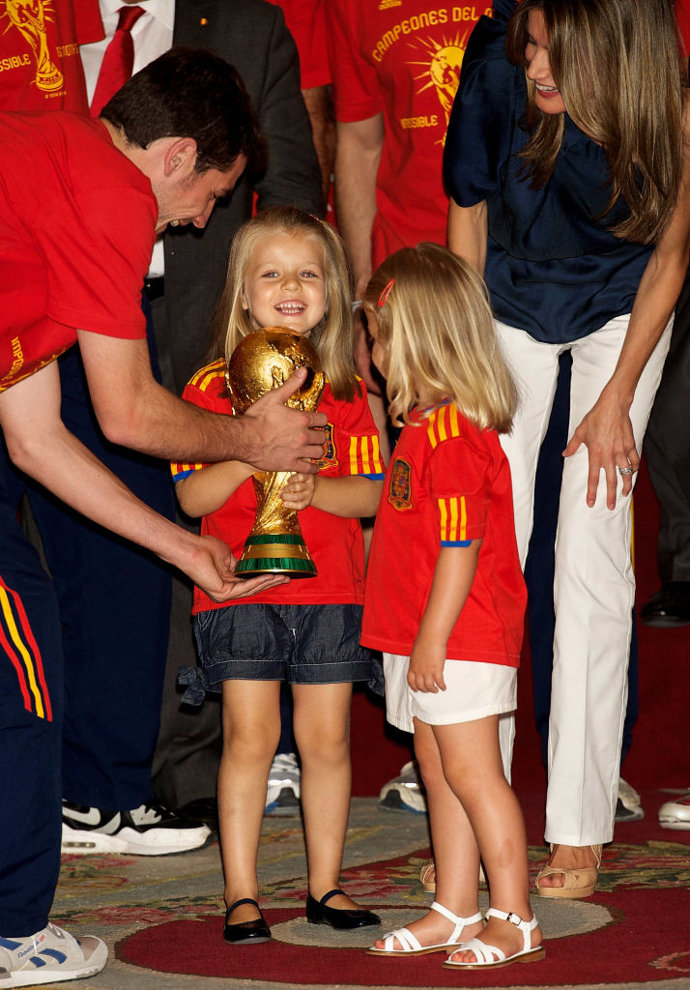Princesa Leonor con zapatos prettyballerinas en 2010 durante la recepción a la Selección Española de Fútbol tras ganar el mundial