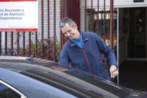 Iñaki Urdangarin sale de cumplir su voluntariado en el Hogar Don Orione